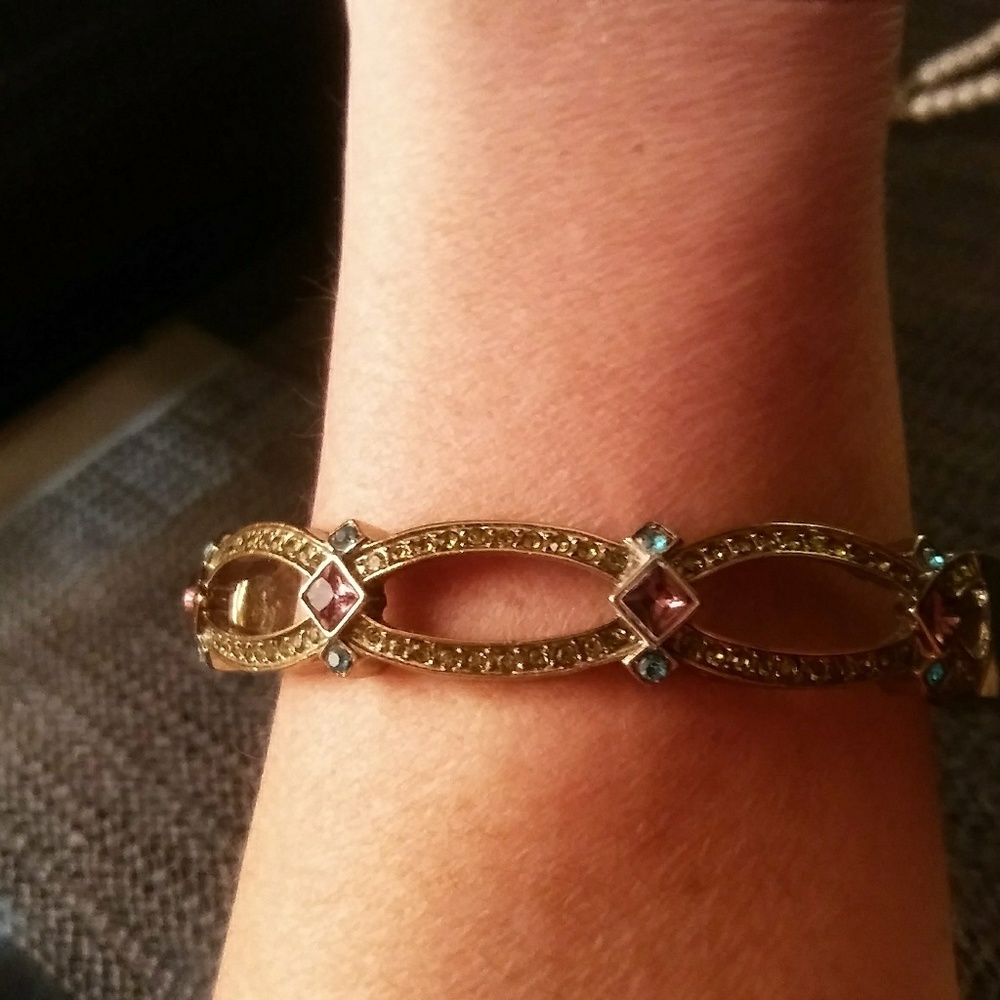 Heidi Daus Armed with Charm jeweled hinged bangle - Picture 5 of 7
